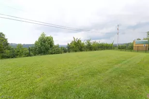 2306 Alexander Manor W, Steubenville, OH 43952 - Photo 4