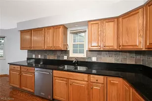 4007 Falconswalk Ct, Stow, OH 44224 - Photo 8