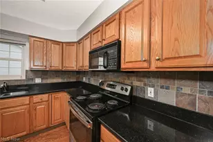 4007 Falconswalk Ct, Stow, OH 44224 - Photo 6