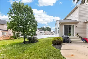1910 Northgate Cir, Akron, OH 44320 - Photo 36