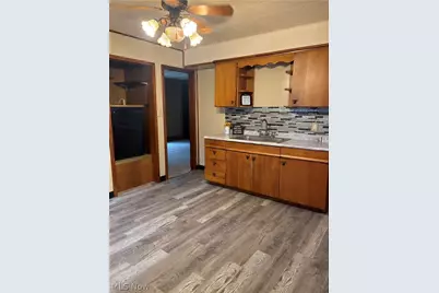 39 School Street, Hubbard, OH 44425 - Photo 2