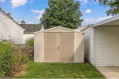 424 E 326th Street, Willowick, OH 44095 - Photo 30