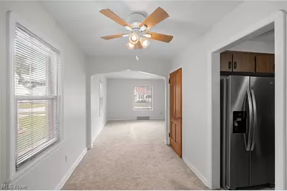 424 E 326th Street, Willowick, OH 44095 - Photo 8