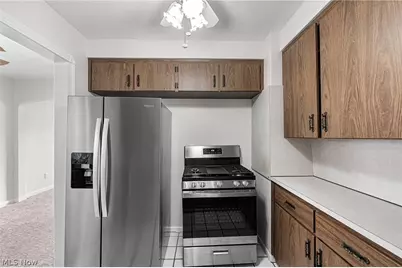 424 E 326th Street, Willowick, OH 44095 - Photo 10