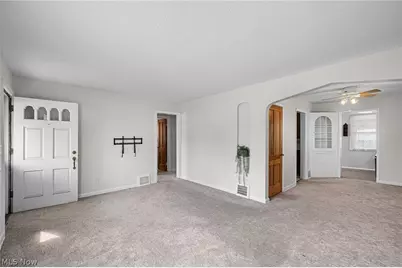 424 E 326th Street, Willowick, OH 44095 - Photo 4