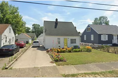 2726 Gilbert Avenue NE, Canton, OH 44705 - Photo 4