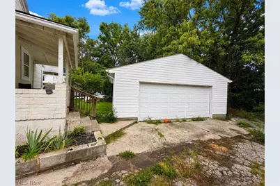 1027 Yale Street, Akron, OH 44301 - Photo 4