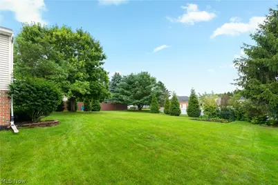 6633 Olde Stone Circle NE, Canton, OH 44721 - Photo 10