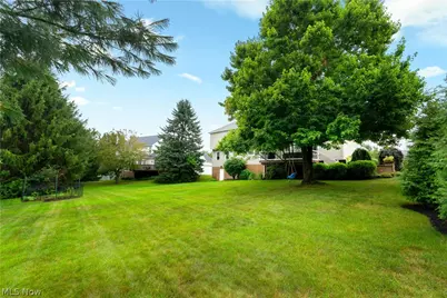 6633 Olde Stone Circle NE, Canton, OH 44721 - Photo 8