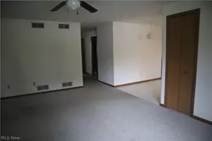 288 E Cassell Ave, Barberton, OH 44203 - Photo 6
