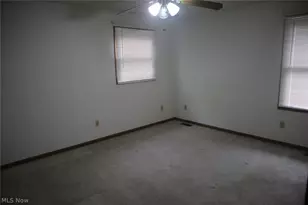 288 E Cassell Ave, Barberton, OH 44203 - Photo 8