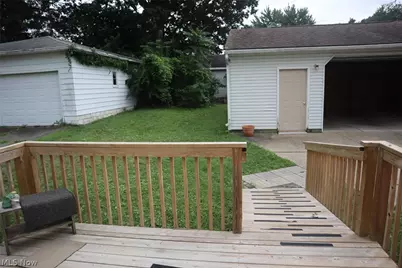 288 E Cassell Avenue, Barberton, OH 44203 - Photo 16
