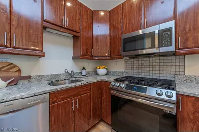 701 W Lakeside Avenue #602, Loveland, OH 44113 - Photo 6