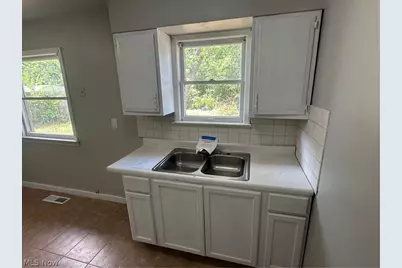12510 Summerland Avenue, Loveland, OH 44111 - Photo 10