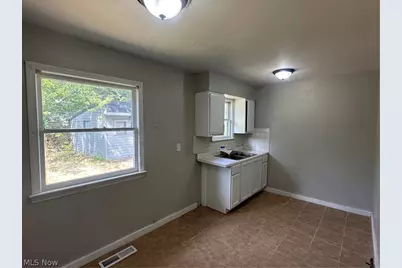 12510 Summerland Avenue, Loveland, OH 44111 - Photo 8