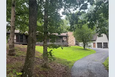 900 Dugan Road, Belpre, OH 45714 - Photo 1