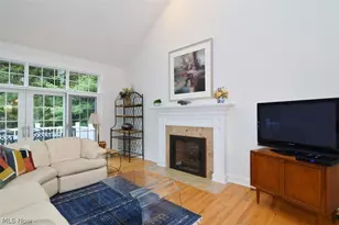 8205 Knolls Way, Chagrin Falls, OH 44023 - Photo 4