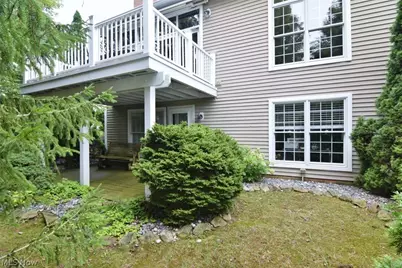 8205 Knolls Way, Chagrin Falls, OH 44023 - Photo 32