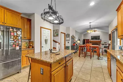 1127 Fireside Trail, Grandview Heights, OH 44147 - Photo 10