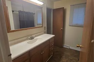 8218 Comet Ct, Mentor, OH 44060 - Photo 12