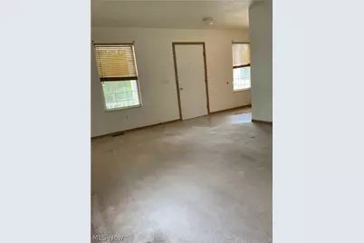 523 Broadway Avenue, Youngstown, OH 44510 - Photo 6
