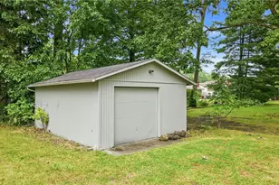 4258 Staatz Dr, Youngstown, OH 44511 - Photo 8