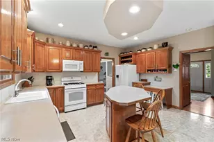 2650 Missenden St NW, North Canton, OH 44720 - Photo 8