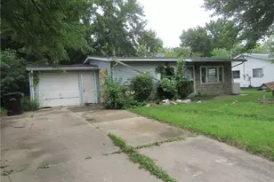 127 Belmont Ave, Elyria, OH 44035 - Photo 2