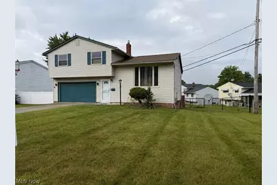 24881 Ridgeline Drive, Huber Heights, OH 44146 - Photo 2