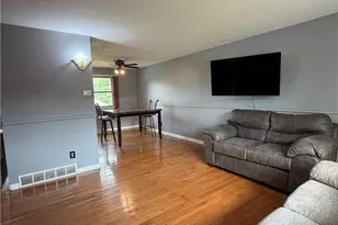24881 Ridgeline Dr, Huber Heights, OH 44146 - Photo 4