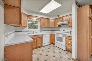 261 Fairmount Ave, Barberton, OH 44203 - Photo 4