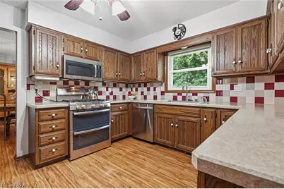 5066 Creekside Boulevard, Brunswick Hills, OH 44212 - Photo 10