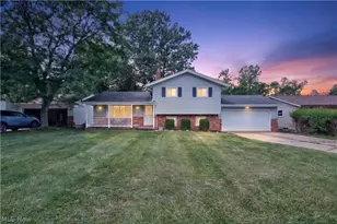 1124 Blueberry Hill Dr, Brunswick, OH 44212 - Photo 2