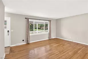 1124 Blueberry Hill Dr, Brunswick, OH 44212 - Photo 12