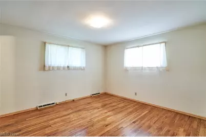 29581 Robert Street, Wickliffe, OH 44092 - Photo 12