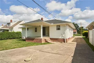 29581 Robert St, Wickliffe, OH 44092 - Photo 2