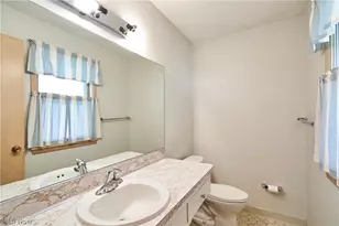 29581 Robert St, Wickliffe, OH 44092 - Photo 14
