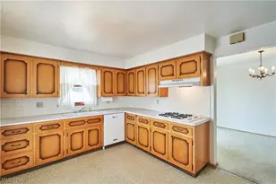 29581 Robert St, Wickliffe, OH 44092 - Photo 6