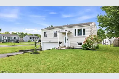 378 Dehoff Drive, Youngstown, OH 44515 - Photo 2