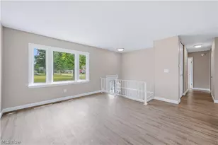 378 Dehoff Dr, Youngstown, OH 44515 - Photo 8