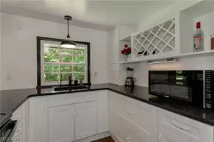 37075 Skyline Dr, Willoughby Hills, OH 44094 - Photo 6