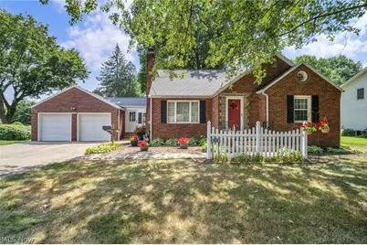514 Everhard Road SW, North Canton, OH 44709 - Photo 2