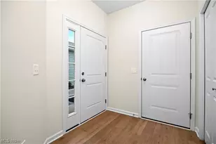 509 Eldemire Ln, Elyria, OH 44035 - Photo 2