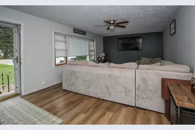 6781 Peck Road, Ravenna, OH 44266 - Photo 12