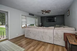 6781 Peck Rd, Ravenna, OH 44266 - Photo 12