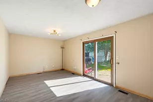 1295 Mohegan Trl, Willoughby, OH 44094 - Photo 14