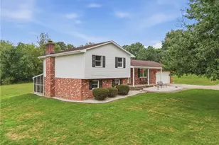 10811 Buehler Rd NE, Bolivar, OH 44612 - Photo 2