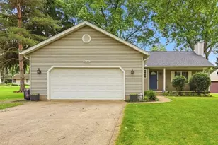 3166 Vermont St NW, North Canton, OH 44720 - Photo 2