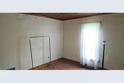 6448 Lindentree Road NE, Mineral City, OH 44656 - Photo 8