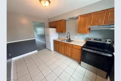 929 Cook Avenue #2, Youngstown, OH 44512 - Photo 6